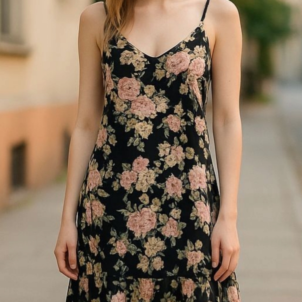 Wallflower Dress Size Medium Floral Sleeveless Spring Dress.   New